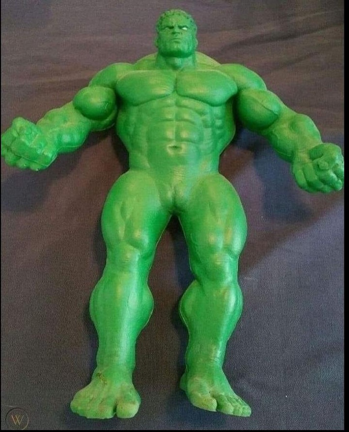 Hulk neden büyüdüğünde şortu yırtılmıyor sizce?