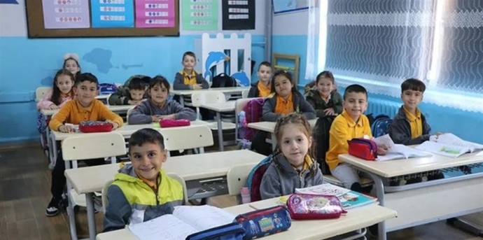 OECDnin raporuna göre Türkiyede 10 kişiden sadece 2si eğitim sistemine güveniyor. Siz bu rapora katılıyor musunuz?