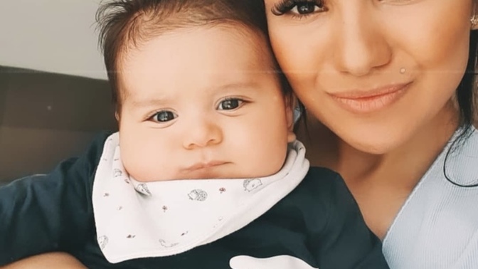 Merhaba  sizce oglum bana mi babasina mi daha cok benziyor?