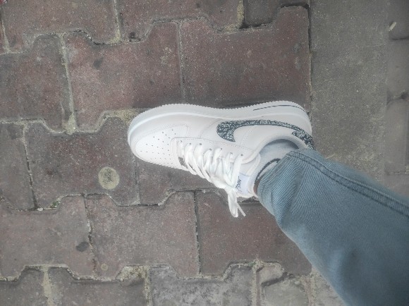 Yeni nike air aldım çiçek desenli çok hoş degilmi sizce😊?