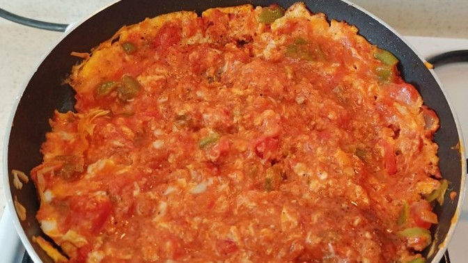 Sabah kahvaltıda veya herhangi bir zamanda acıktığınızda Menemen Sever misiniz?