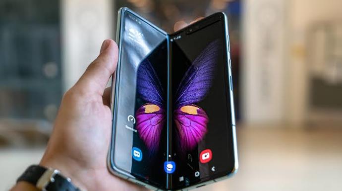 Katlanabilir telefonlar sizce kullanışlı mıdır?