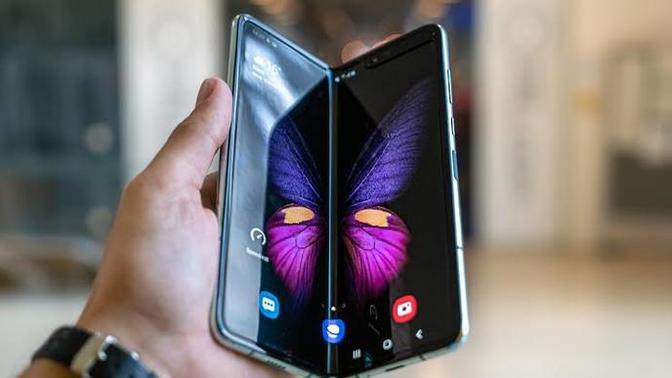 Katlanabilir telefonlar sizce kullanışlı mıdır?