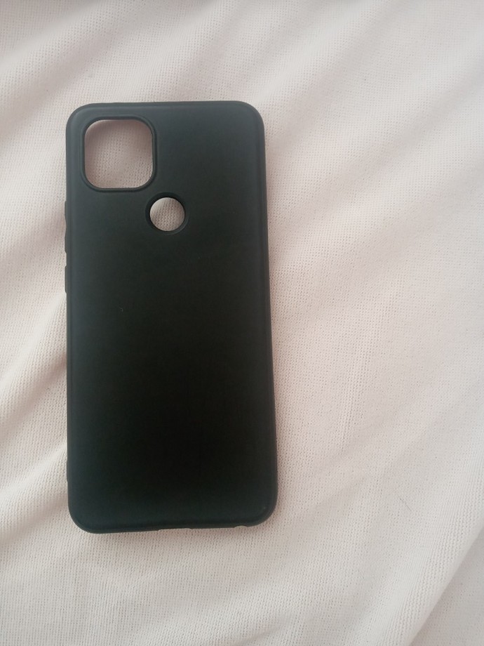 Sizce bu telefon kılıfı hangi marka’ya ait😂?