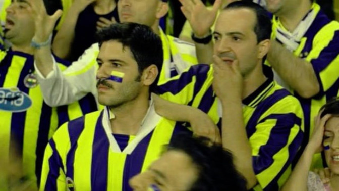 Erkekler neden hep maç izliyor?