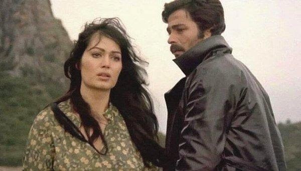 Selvi boylum al yazmalım filminde Asya sizce kimi seçmeliydi?