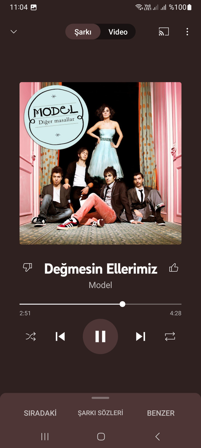 🎶