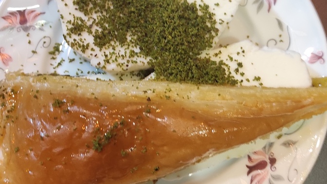 Dün akşam yediklerinden pişman olan var mı?