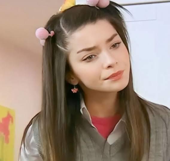 Taş gibi fizikli kadın mı erkeği daha kolay tavlar, ay gibi yüzlü kadın mı?