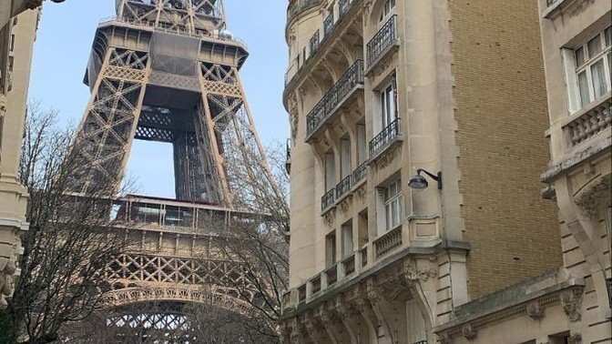 Paris'e mi yoksa Disneyland'a mı? Hangisine gitmek isterdiniz?