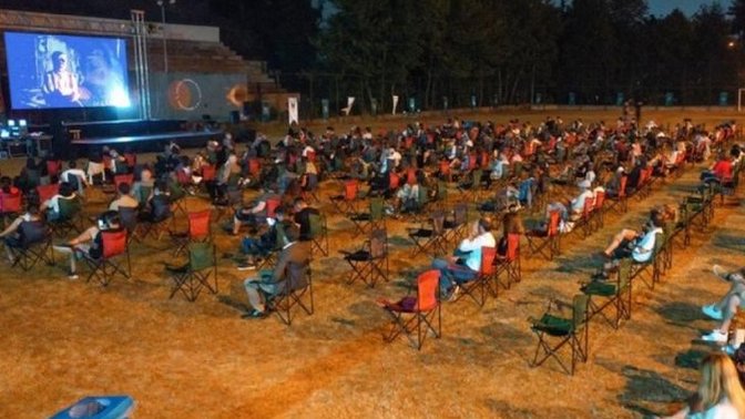 Yazın hangi tarzda olan filmler daha çok izleniyor?