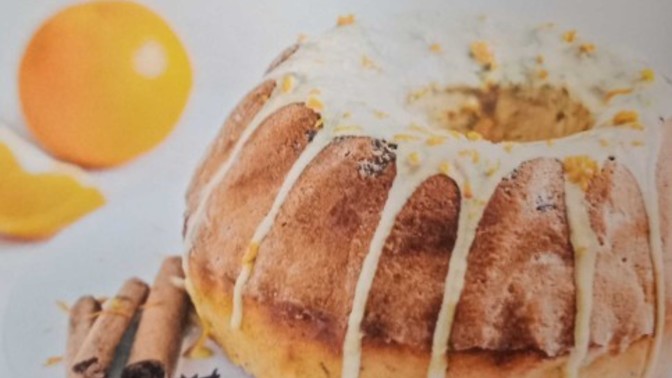 Daha çok hangisini seversiniz; sade kekleri mi, glaze soslu kekleri mi?