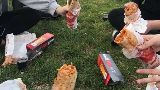 Tek başınıza yemek yemeyi sever misiniz?