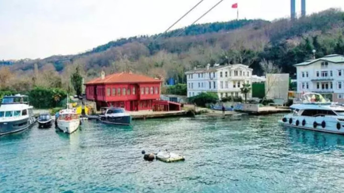 Boğazın kırmızı yalısı 200 milyon TLye satılmış. Paranız olsaydı böyle bir yalıda yaşar mıydınız?