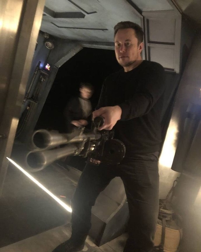 Zombi istilası olsaydı Elon Muskin sizin tarafınızda olsun ister miydiniz?