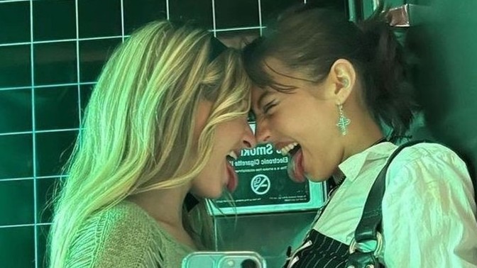 En yakın arkadaşınızın başkasıyla yakınlığını kıskanır mısınız?