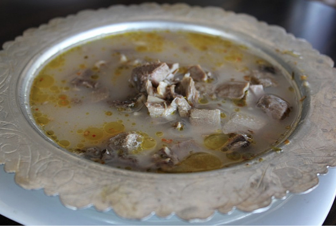Kelle paça çorbası mı Beyran çorbası mı?