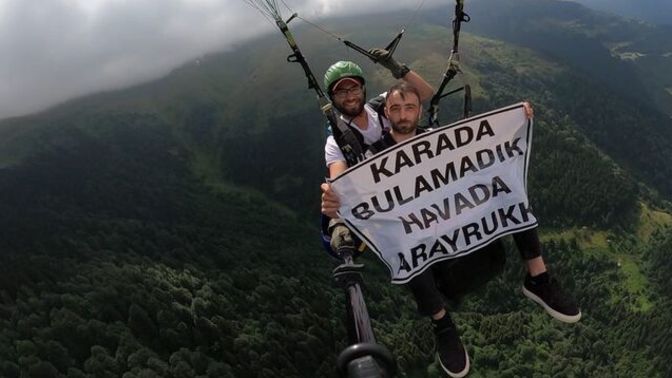 "Karada bulamadık, havada arayruk" diyen Trabzonlu vatandaş paraşütle atladı! Sizce isyanında haklı mı?