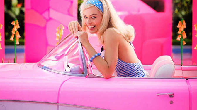 "Barbie" Warner Bros'un en çok izlenen yapımı oldu, bu kadar ilgiyi hak ediyor mu?