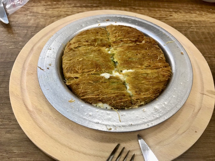 Nefis bir tatlının yanında ne tercih edersiniz? Kaymak mı, dondurma mı?