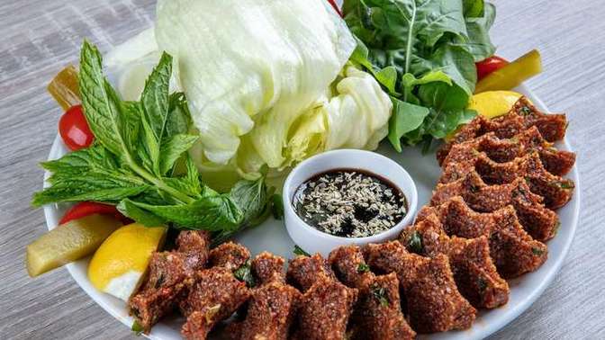 Aşko kızlar çiğ köfte sevmez mi?