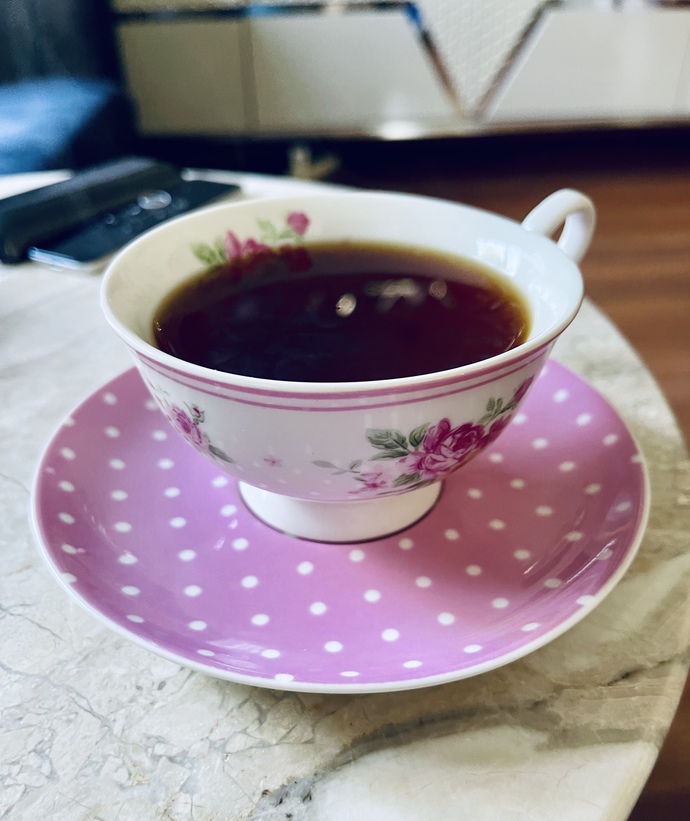 Çay içtiğinde, içtiğin bardağın senin için bir önemi var mı? Her türlü tadını çıkarır mısın?