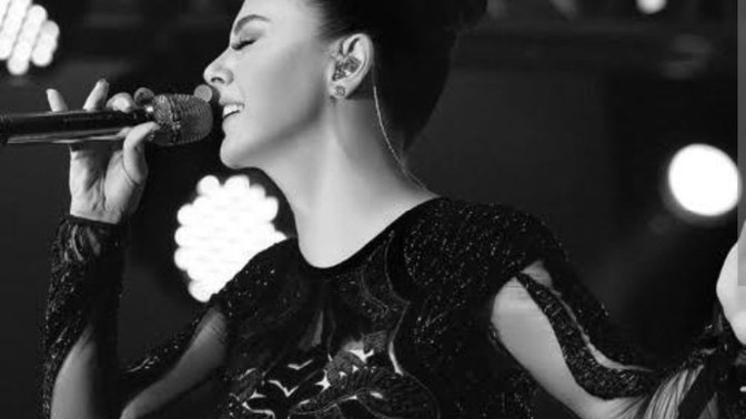 Arabesk sever misiniz? Ebru Gündeş dinler misiniz?