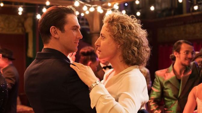 Biri bana ilk günden aşık olduğunu söylüyor, inanmalı mıyım?