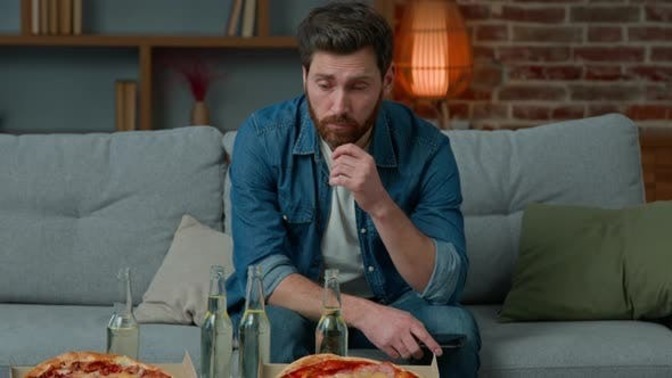 Eşim özel alanı kalmadığından şikayet ediyor, erkek mantığında bunun anlamı nedir?