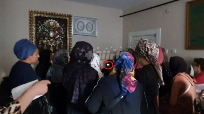Günde 300 kişiye muska yapan şeyhin kazancı sosyal medyada gündem oldu! Yaptıracak olsaydınız ne muskası yaptırırdınız?