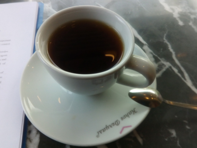 Çayı fincanda mı severseniz yoksa ince belli bardakta mı ☕?