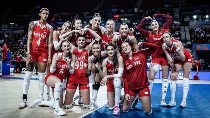 Filenin Sultanları, CEV Avrupa Voleybol Şampiyonası yarı finalinde bugün İtalya ile karşı karşıya gelecek! Şampiyonluk kupasına doğru gidiyor muyuz?