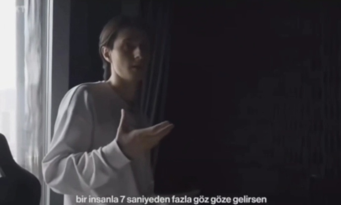 Neden tanımdığım bi adam göz göze iletişim kurana kadar bakar?