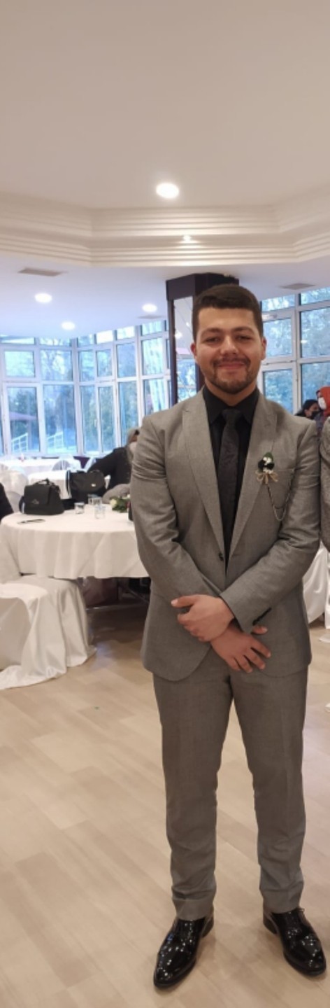 Takım elbise yakışmış mı?