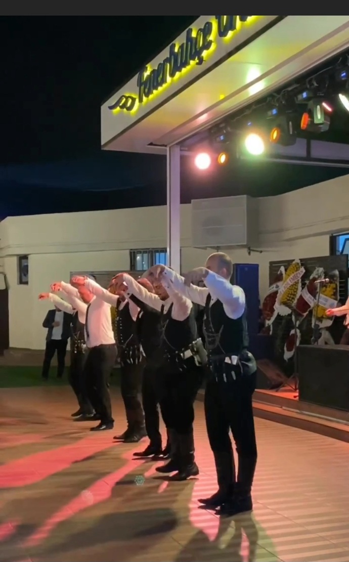 Şu mekana gideniniz bileniniz tanıyanınız var mı. Tam olarak nerde?