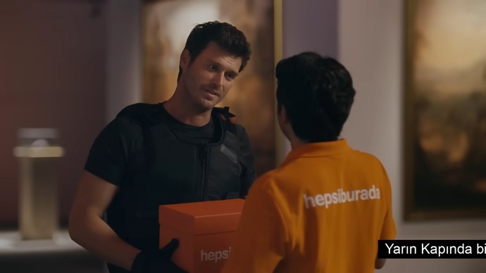 Başarılı oyuncu Kıvanç Tatlıtuğ, Hepsiburada markasının reklam filmiyle ekranlarda. Reklamı beğendiniz mi?