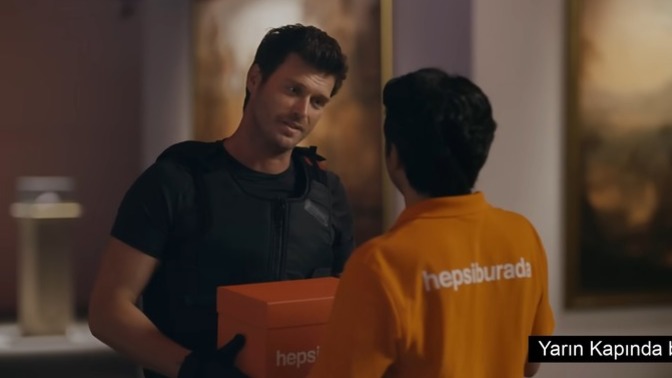 Başarılı oyuncu Kıvanç Tatlıtuğ, Hepsiburada markasının reklam filmiyle ekranlarda. Reklamı beğendiniz mi?