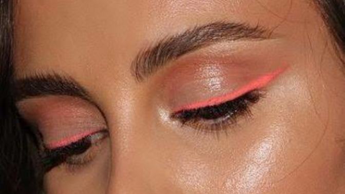 Renkli eyeliner olarak en iyi marka hangisi?
