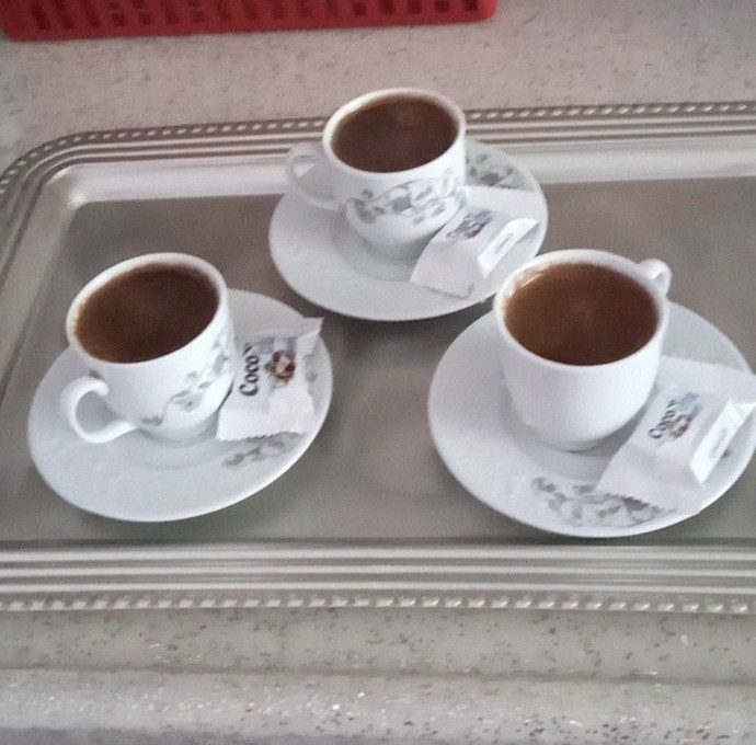 Akşam kahveleri içildi mi?