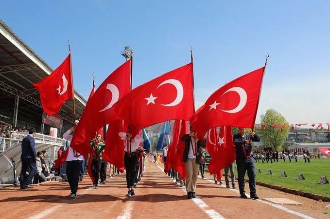 Öğrenciliğinizde milli bayramların etkinliklerinde görev aldınız mı?