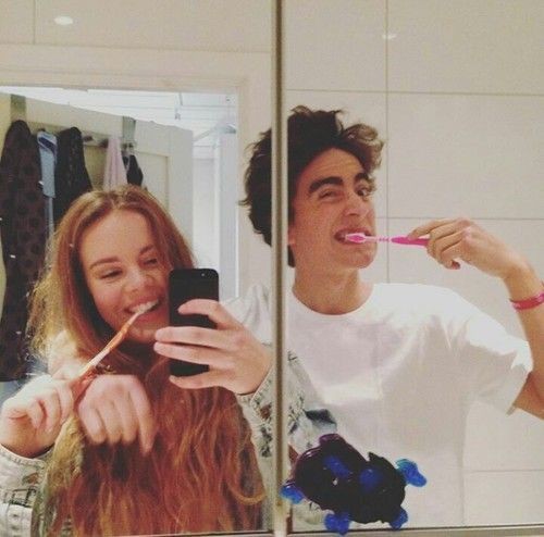 Film karakterlerine bağlanıyor musunuz? Skam dizisini izlediniz mi? En sevdiğiniz çift hangisi?