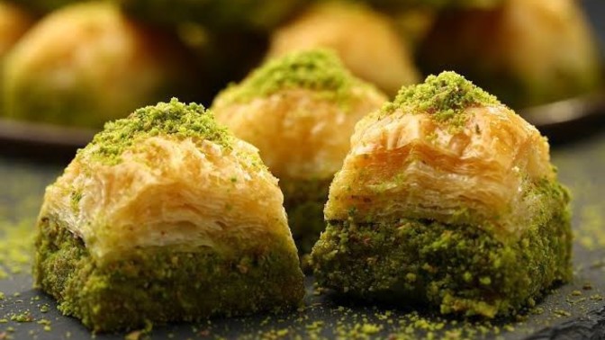 Her kız baklava yapmayı bilmiyor, bilen var mı?