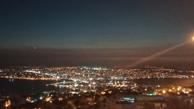 Gecenin hüznü çöktü mü size?