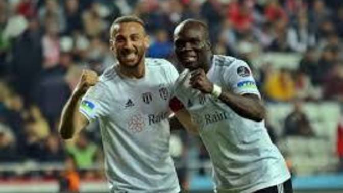 Gelecek tepkilere rağmen söylüyorum, lig'te şampiyonluğun en büyük adayı Beşiktaş'tır! Peki sizce Kartal şampiyon olabilir mi?