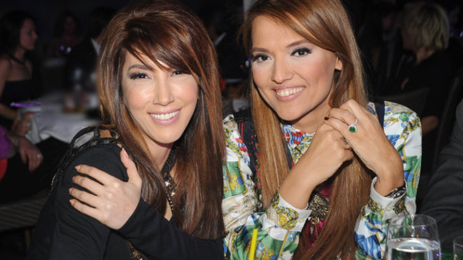 Pop müziğin kraliçesi Hande Yener mi yoksa Demet Akalın mı?