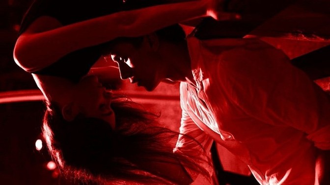 Libidonun yükseldiği anı bir renkle tarif et desem bu hangi renk olurdu?