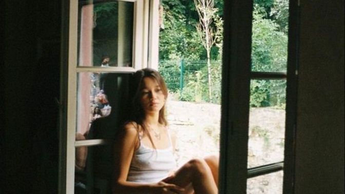 20 yaşındayım, ailem beni kendi istedikleri kişiyle evlenmem için uğraşıyor. Sırf ailen istiyor diye sevmediğin biriyle evlenir misin?