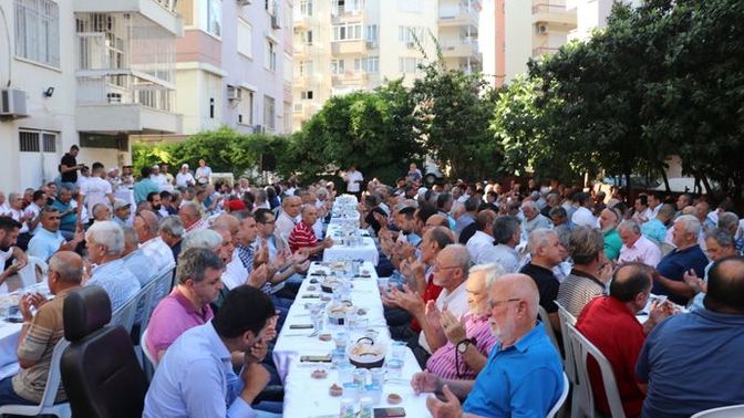 Denizli'de bedava yemek için "Mevlüt Bulma" grubu kuruldu! Sizin de üye olduğunuz gruplar var mı?