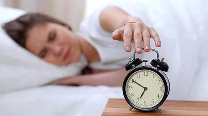 Biyolojik saatin seni erkenden uyandırır mı, yoksa alarm şart mı?