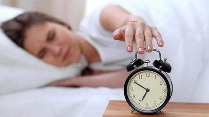 Biyolojik saatin seni erkenden uyandırır mı, yoksa alarm şart mı?
